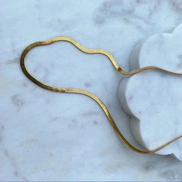 2.5MM Dainty Gold Snake Chain Necklace 18k Gold Plated Chain Layering - Picture 3 of 8